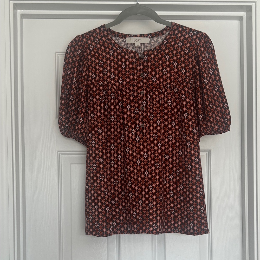 LOFT Black & Coral Geometric Short Sleeve Blouse